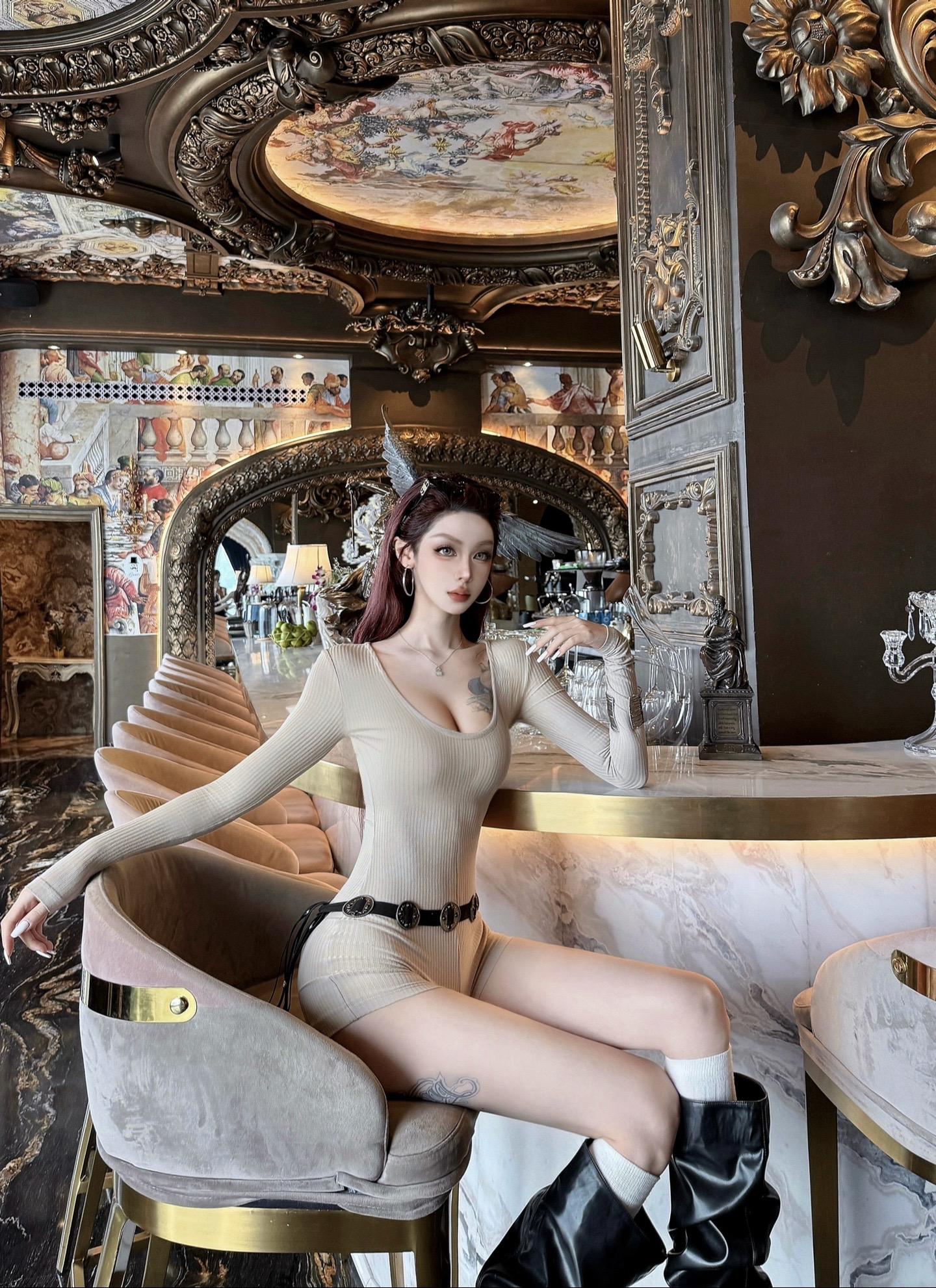 能摸摸你吗 感觉你毛茸茸的 像我的小狗