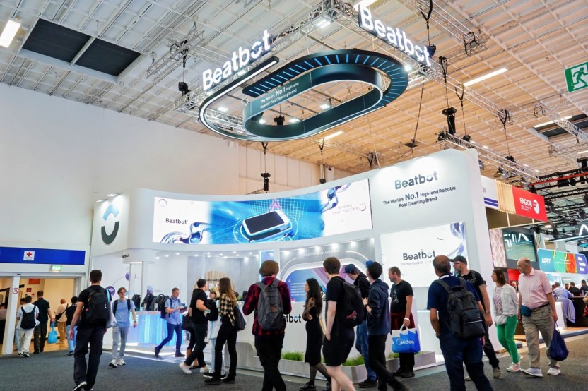 高端泳池机器人品牌星迈创新完成10亿元融资，正式入局割草赛道｜硬氪独家