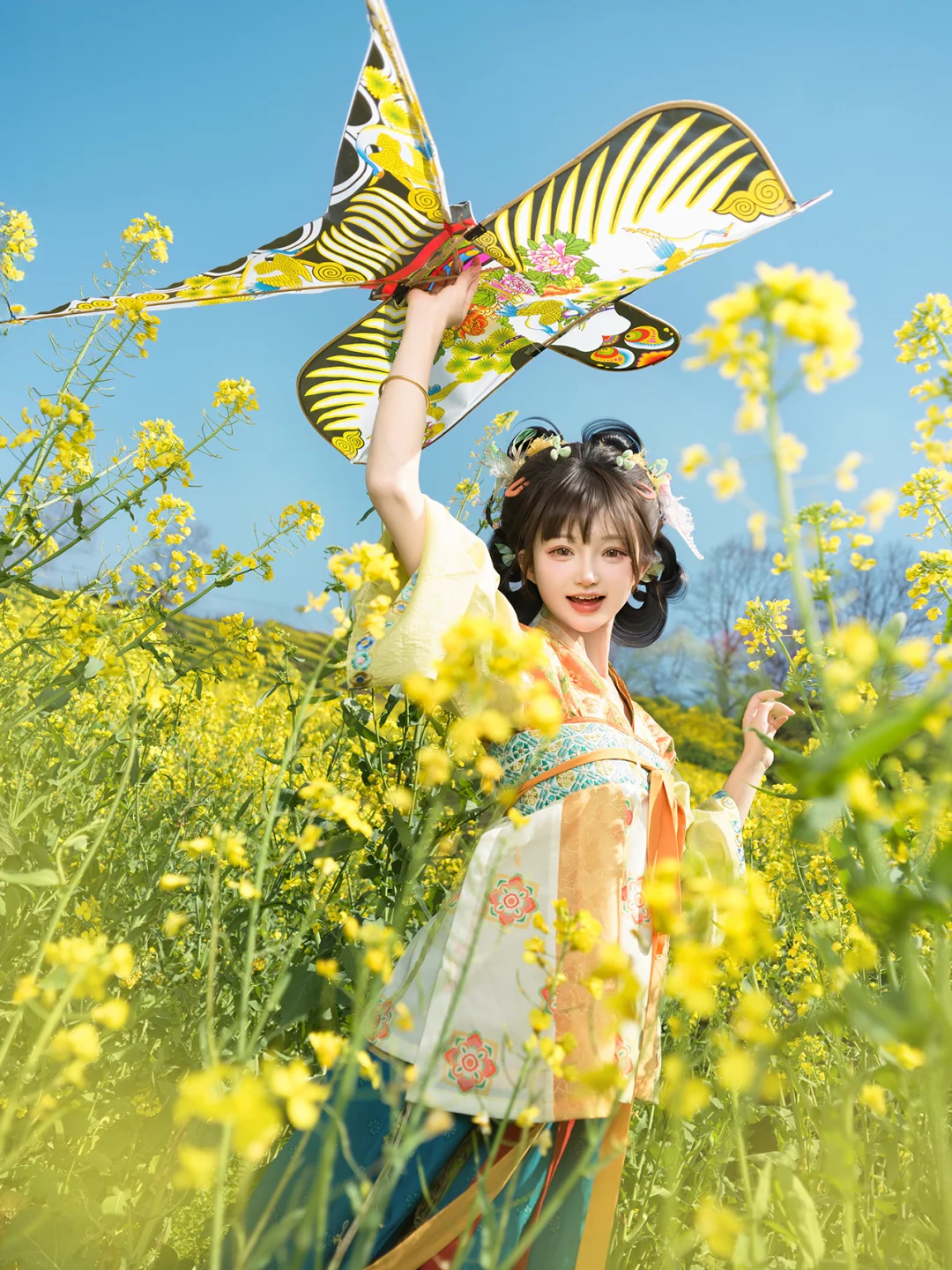 “忙趁东风放纸鸢”