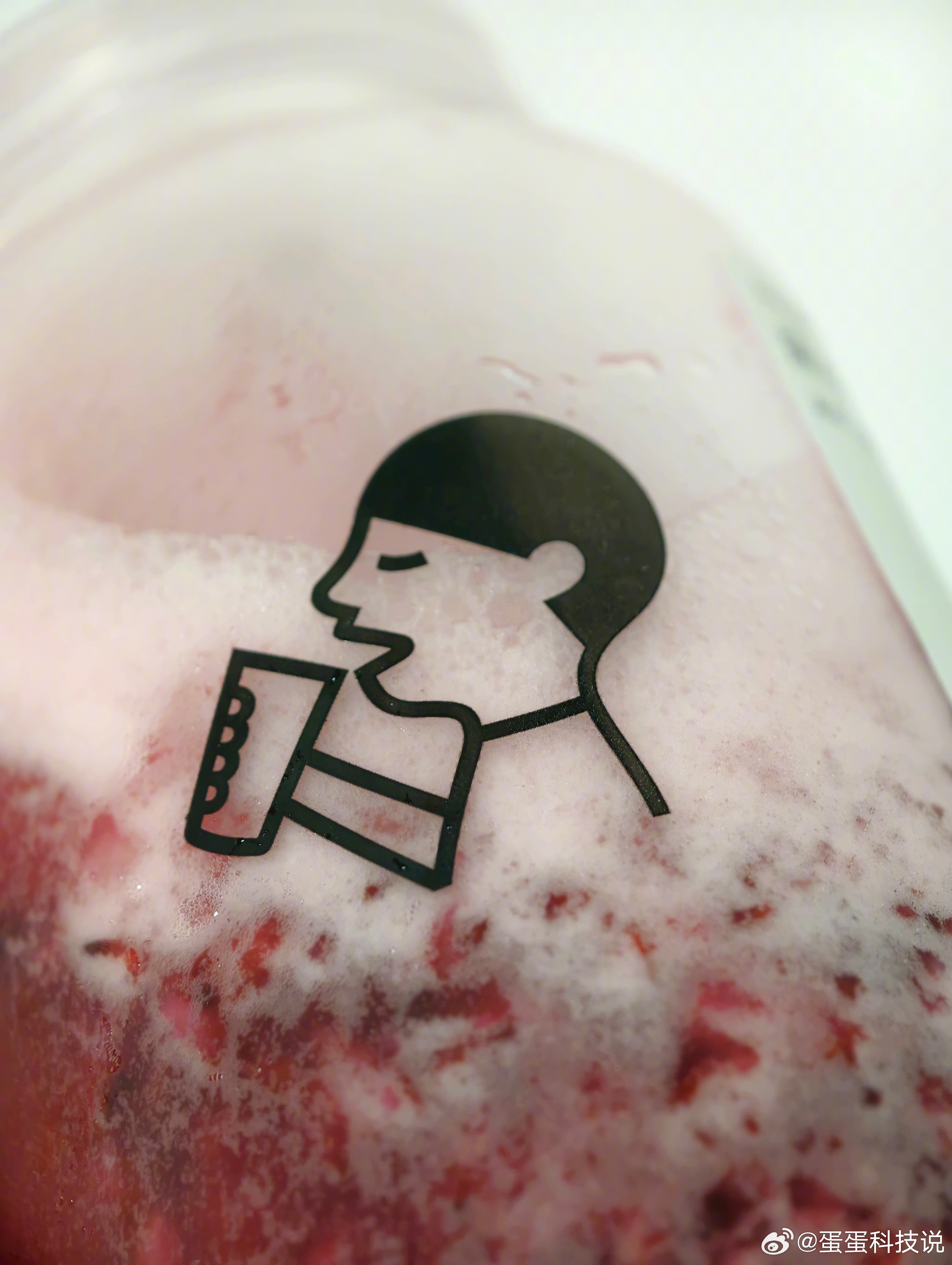 生活手记 这个天气这个季节就应该来一杯爆汁杨梅🍹 