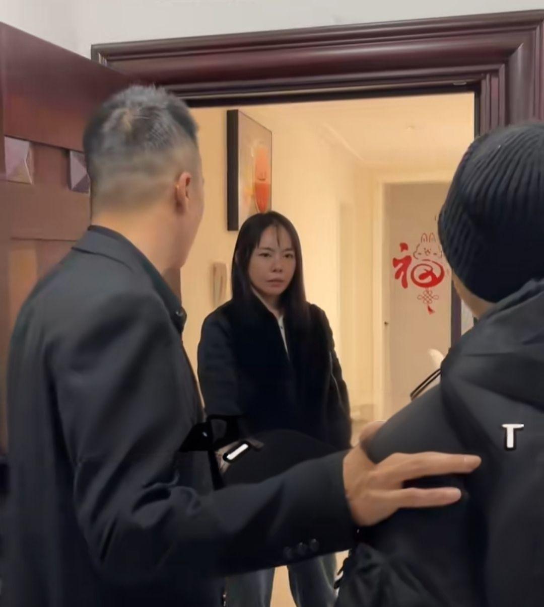 最傻恋爱脑！
新婚妻子一句‘我想丁克′，男子就去做了结扎。
万万没想到，短短两年