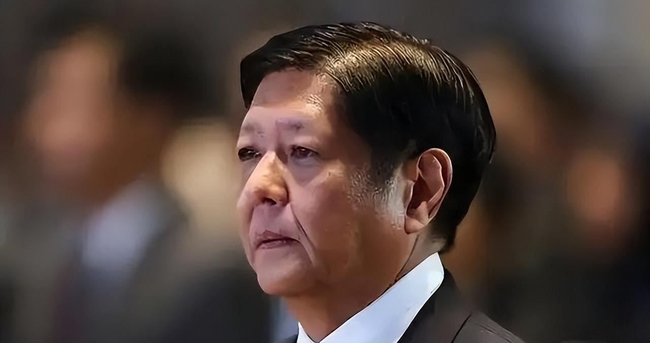 收下中国26万桶柴油后，马科斯给南沙131处岛礁改名！菲律宾变脸
-
二零二六年