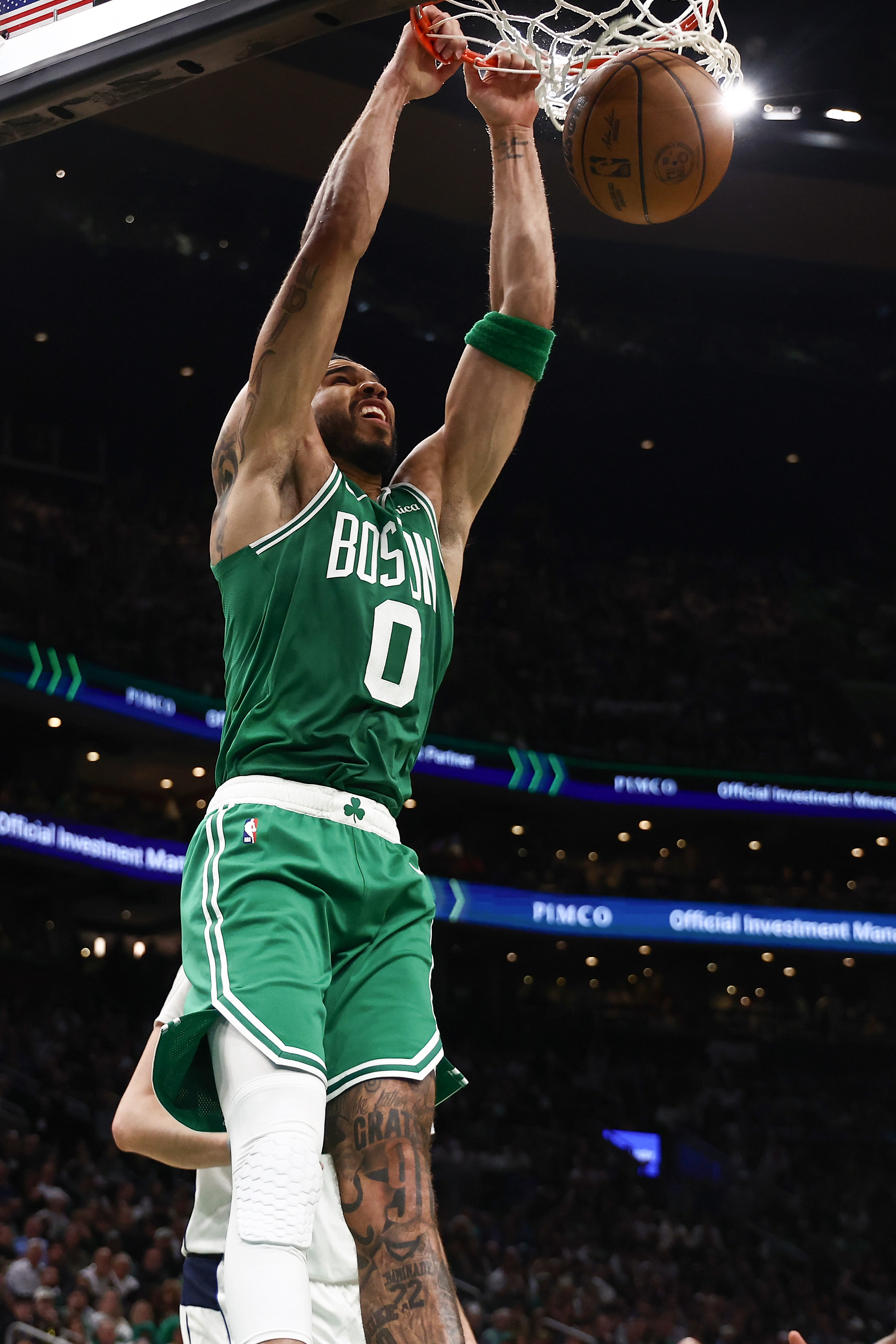 凯尔特人微速递 凯尔特人120-100大胜独行侠，塔图姆时隔298天迎来跟腱断裂