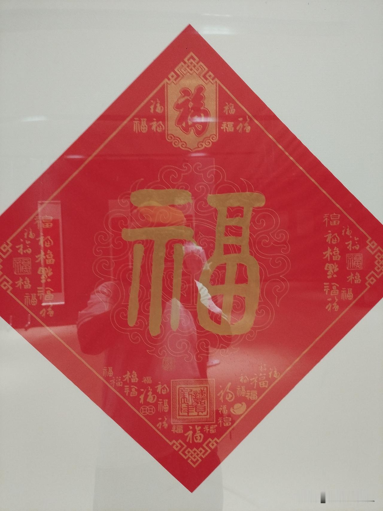 这里别有广阔天地。
得知南岳第一峰下的衡阳市图书馆，内有“雁城市民书屋”，早上7