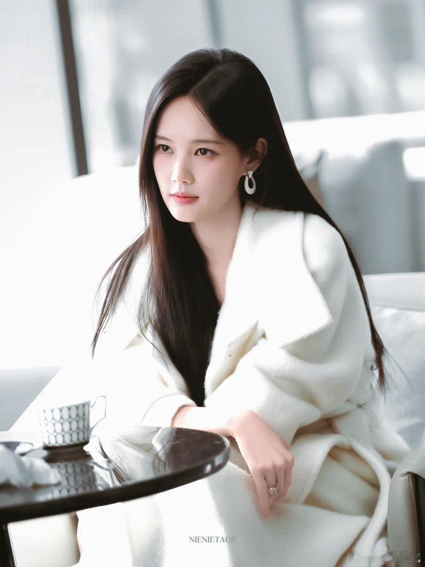 李一桐[超话]李一桐新剧醉酒幻视千颂伊美人余 李一桐在《美人余》里的醉酒戏太绝了