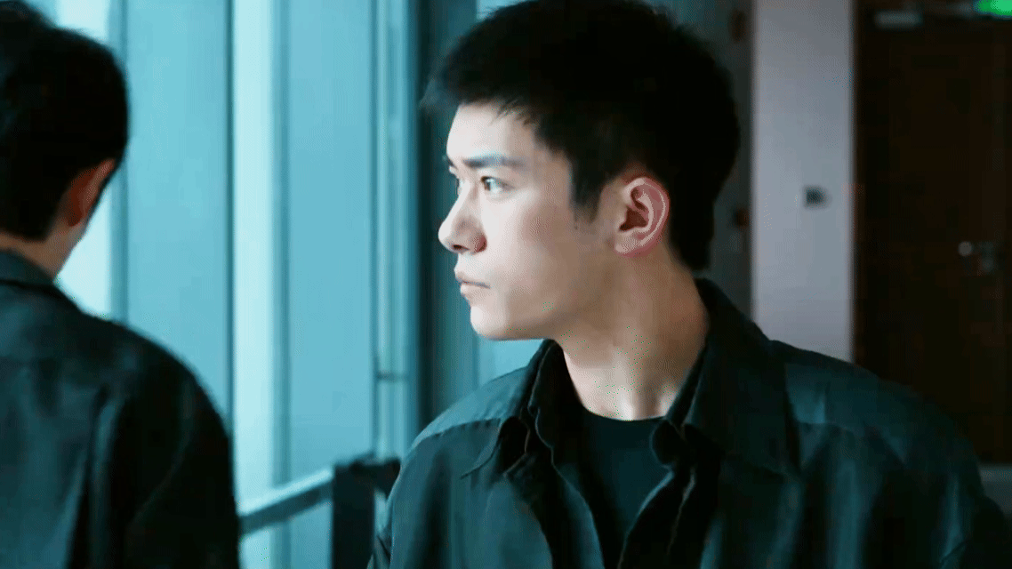 易烊千玺短发 《惊蛰无声》短发千玺，好man啊 