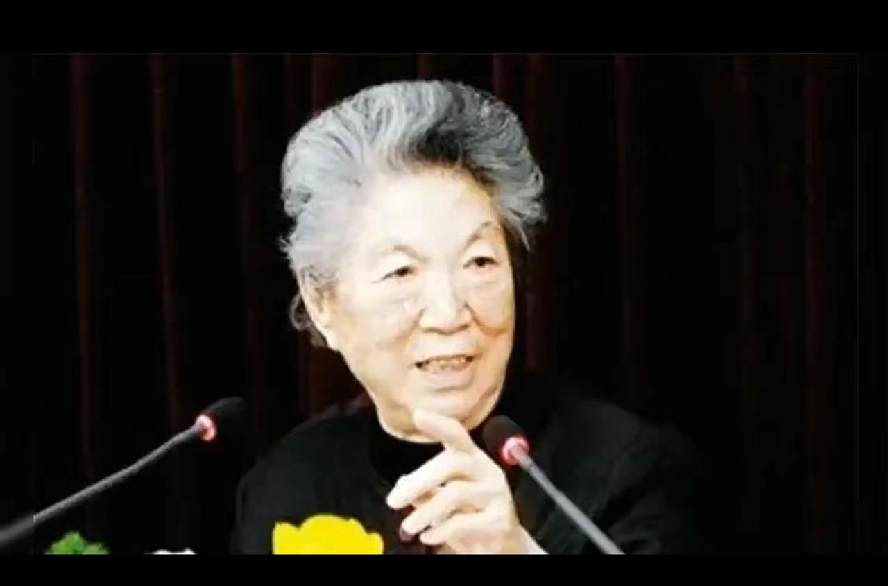 国民党少将长女，当选中国第二位女副总理，一生为祖国无私付出！这位巾帼英雄是谁？