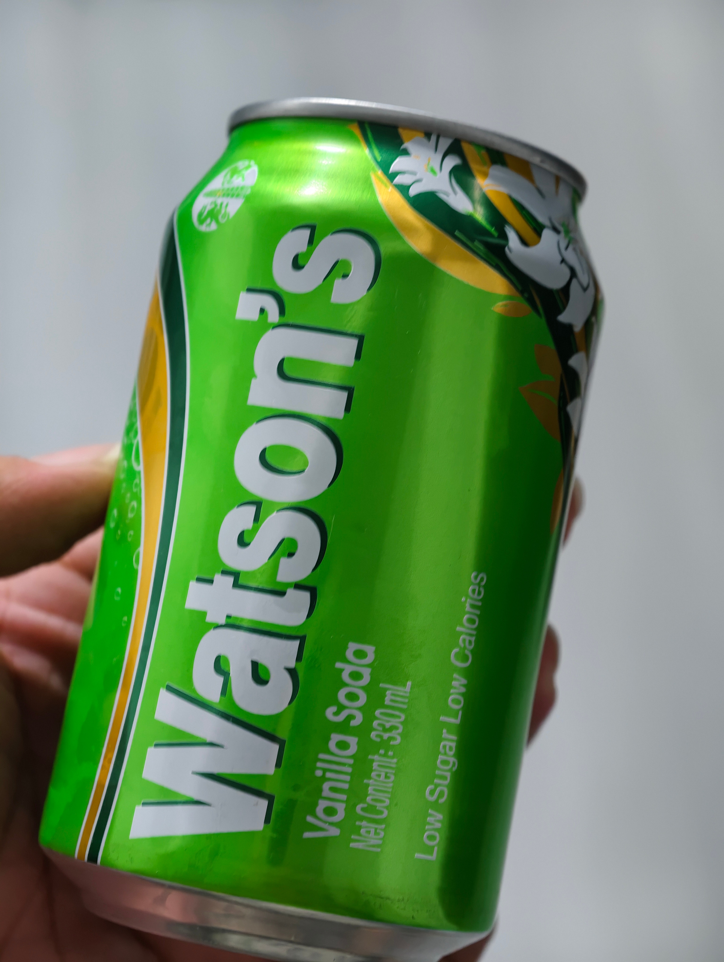 戒糖大业差点被一罐苏打水毁了...看屈臣氏打折卖苏打汽水，我寻思不就水加了气嘛～