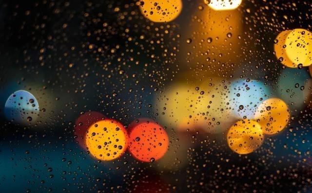 雨景大片拍摄思路：用唯美意境让你爱上雨天

真正有味道的雨景，往往不是对着雨水猛