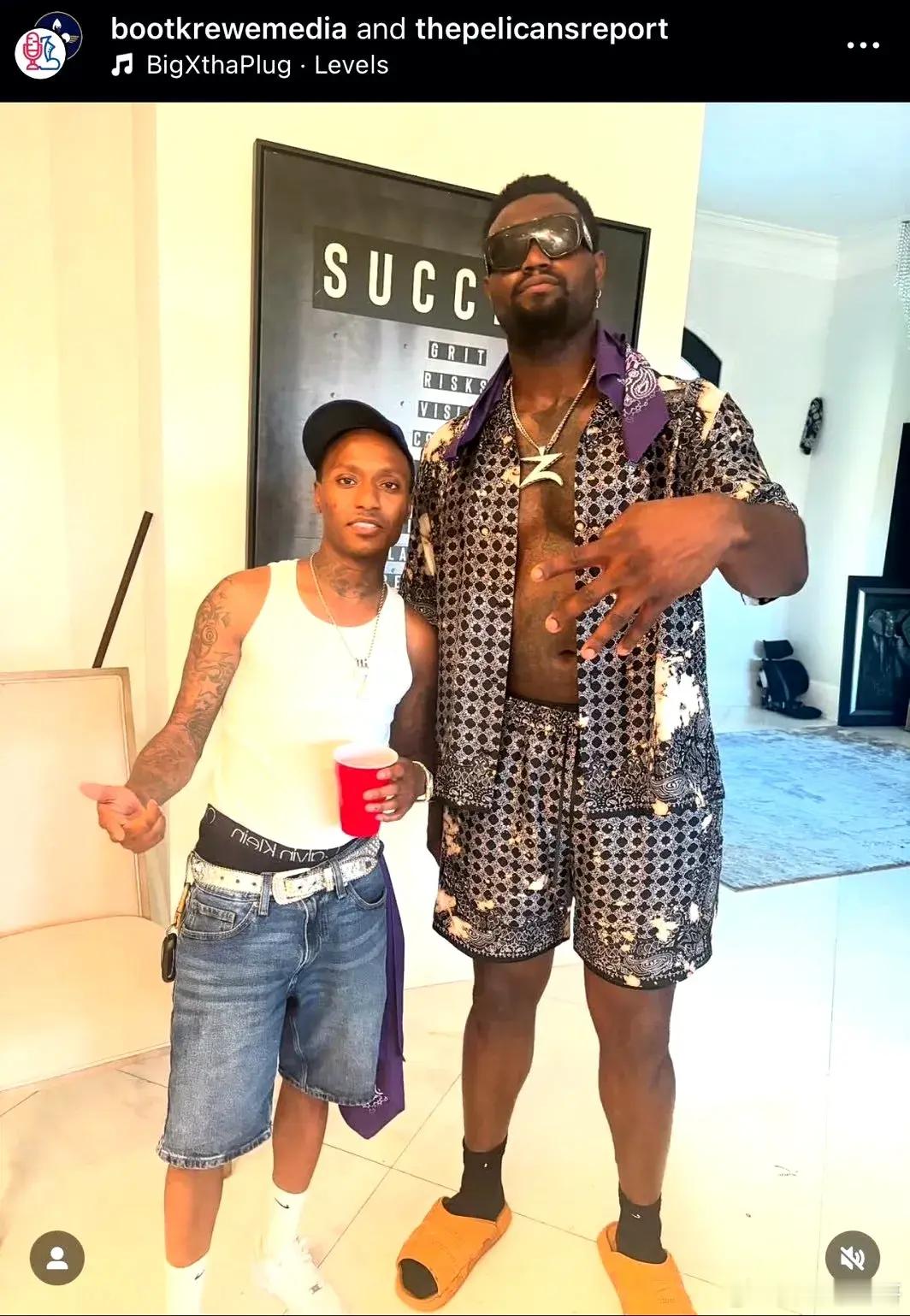 锡安一直胖着……这肚子呀[doge][doge]迄今为止，锡安在NBA打了6年—