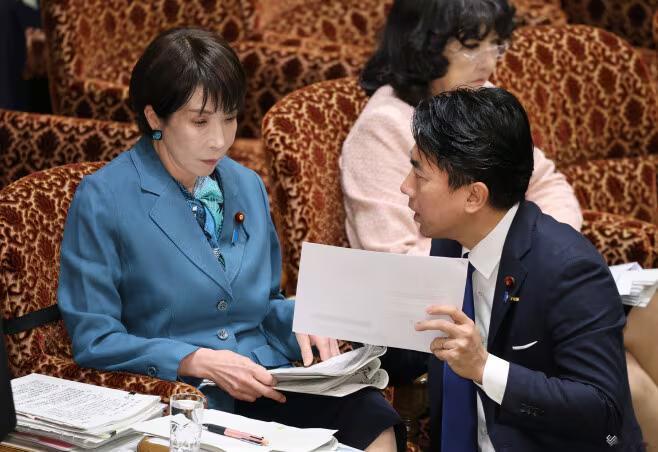 最近，日本防卫相小泉进次郎的一段话火了。当美国要求日本在中美之间选边站队时，他一