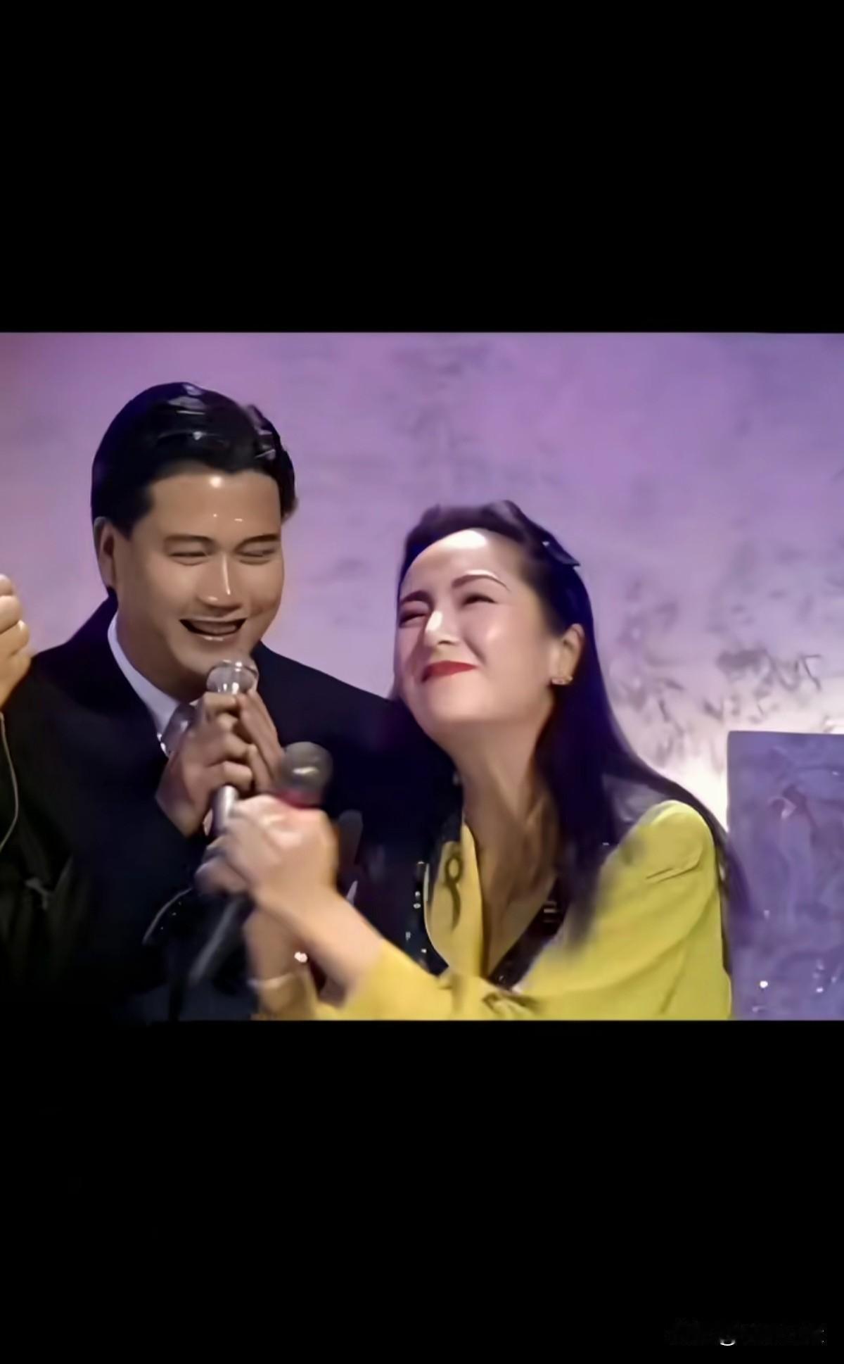 当年的万梓良那也是玉树临风，一表人才。他演的反面人物让人咬牙切齿，演的正面人物大