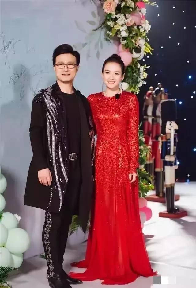 当年我很是好奇，并且佩服章子怡，能够嫁给汪峰，胆子真大，凭着自己是国际明星，什么