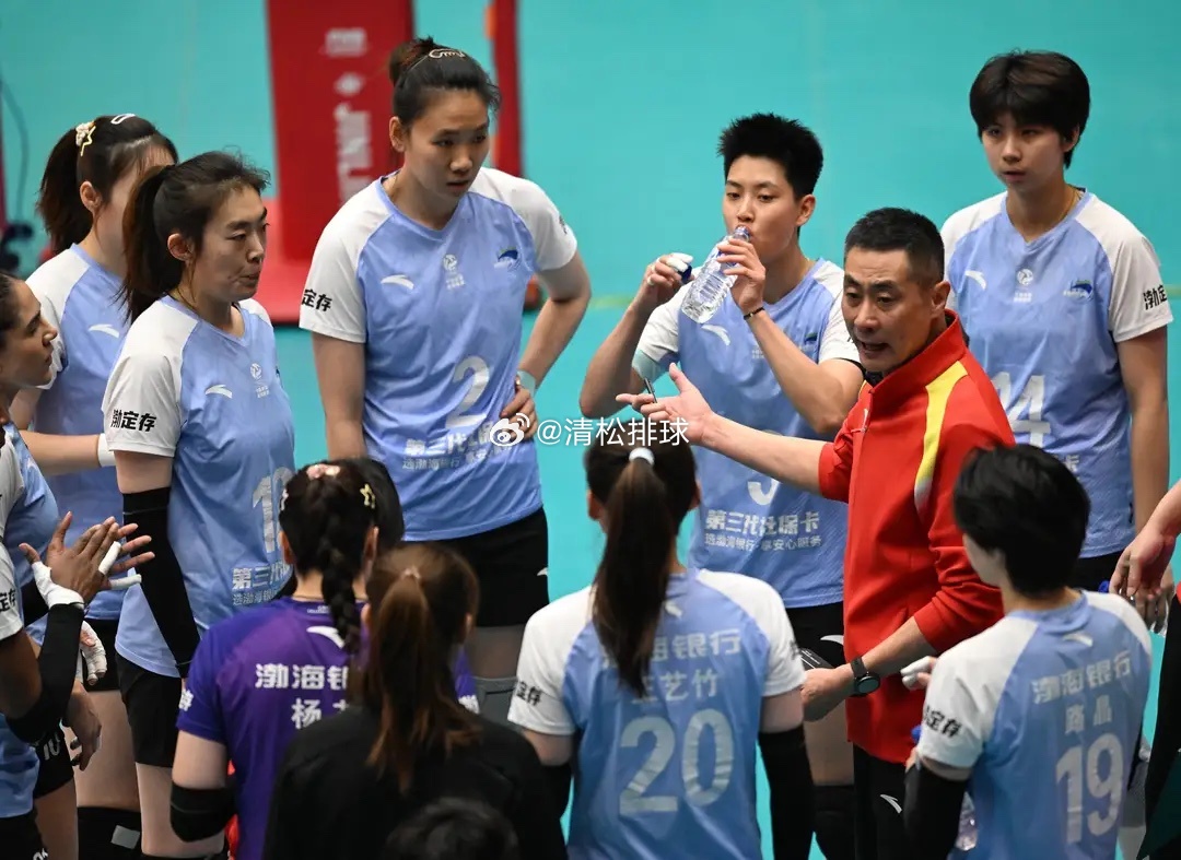 女排超级联赛总决赛3、4名决赛首回合：天津渤海银行不敌山东日照钢铁3月25日，在