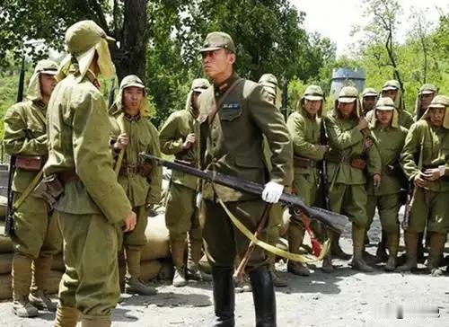 最近一直在研究咱们对美日印三国的心态。对比后，心里有些不甘。
1，面对美国：自然