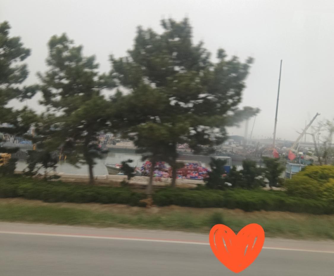 降低期待：不对人和事过度苛求，接纳不完美，减少内耗。
​
专注当下：少纠结过往、