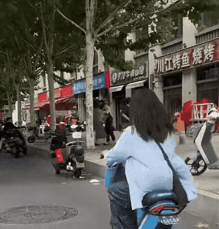 这个视频我看了好几次，
还是不知道他们几个是什么关系。