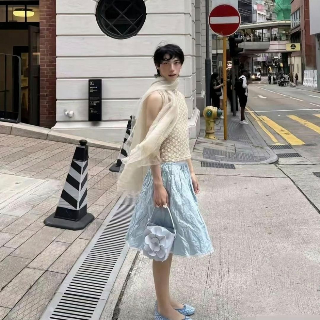 伊能静儿子，路子和向佐越来越像了 