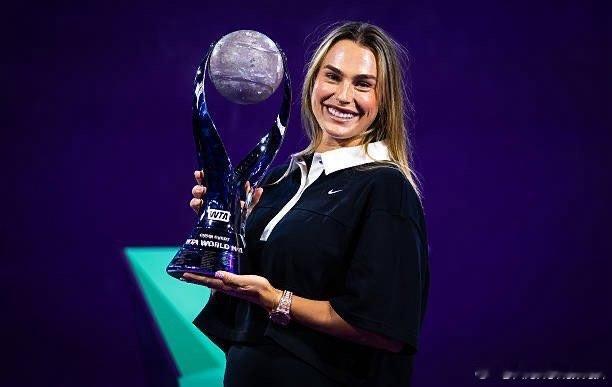 萨巴伦卡回应是否改国籍 萨巴伦卡在接受摩尔根采访时被问到是否会更改国籍，世界第一