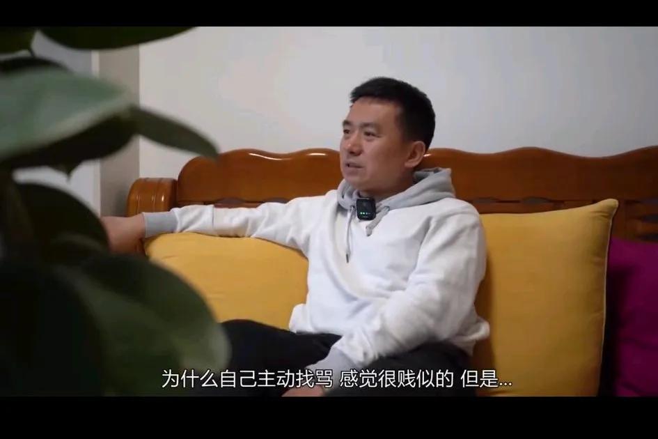 其实同这事私底下自己平静的生活就行，男子叙述自己是同！面对记者采访也是大胆的说出