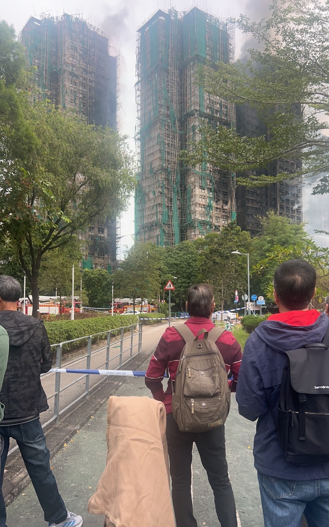 #住在香港宏福苑的老人们#【“从年轻住到退休”，住在香港宏福苑里的老人们】#遗体