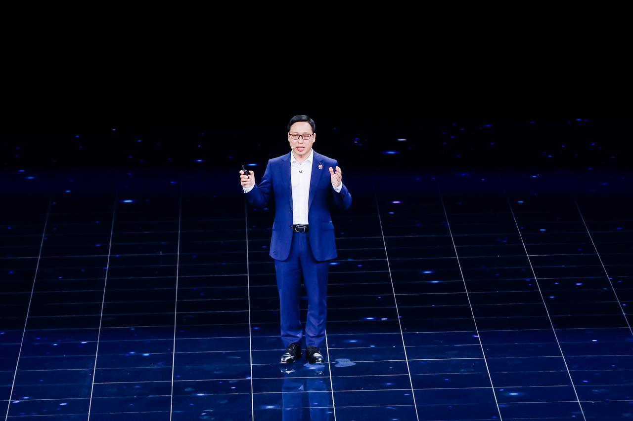 汽车行业创新合作迈入新阶段，东风汽车与华为乾崑联创新范式正式落地，在华为乾崑技术