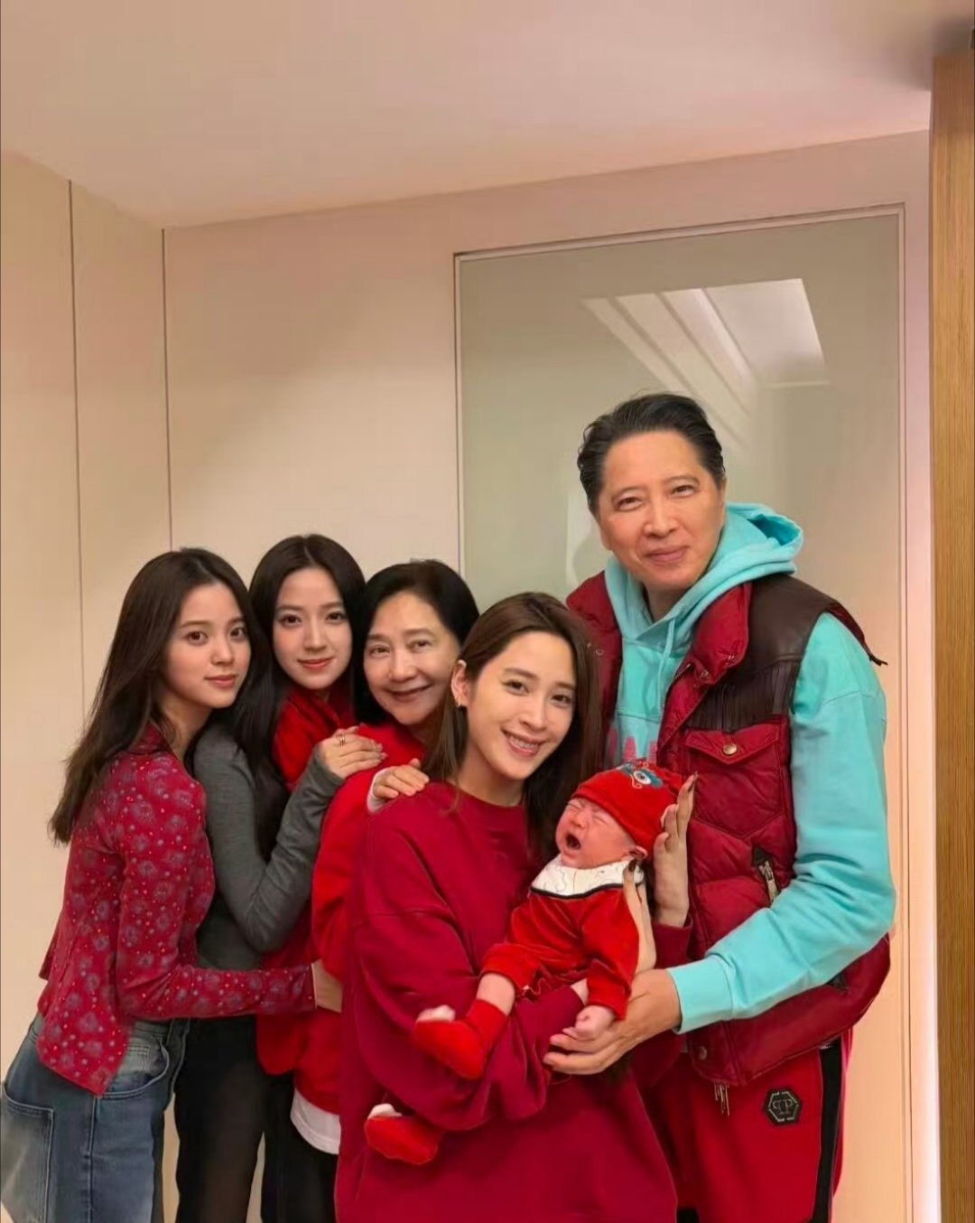 欧阳娜娜简直就是小说女主照进现实 这人生轨迹简直是爽文女主本人！ 