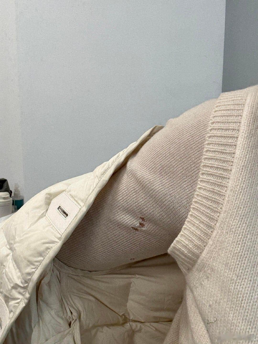 放了很久的衣服不要穿 ，那完蛋了，我有好几件衣服是买的时候版型比较小，我想着说等