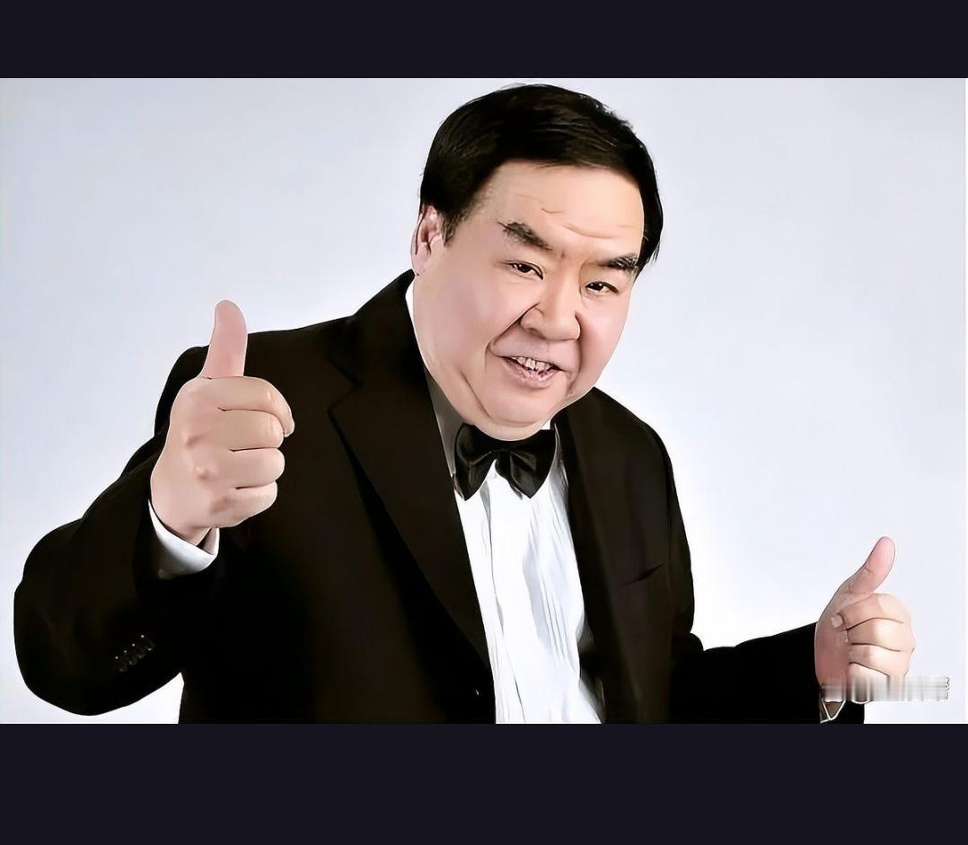 74岁“肥猫”郑则仕近照曝光，身形暴瘦引发热议，究竟是岁月无情还是健康告急？
近