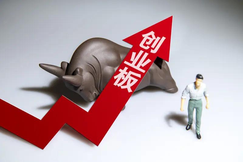 创业板马上要创历史新高，这行情太猛了！就拿2026年5月7日来说，A股全天震荡走