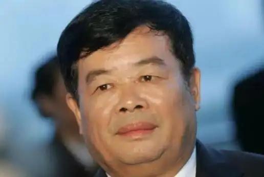 2001年，大领导找曹德旺借7500万，说用市里3个收费站5年的经营权抵债，可曹