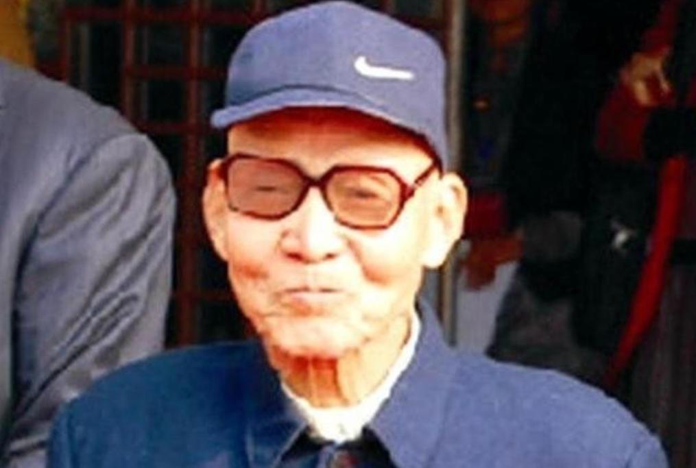 1979年，姚连蔚被免职，此后他回到了西安昆仑机械厂，重新当了一名普通工人。不久