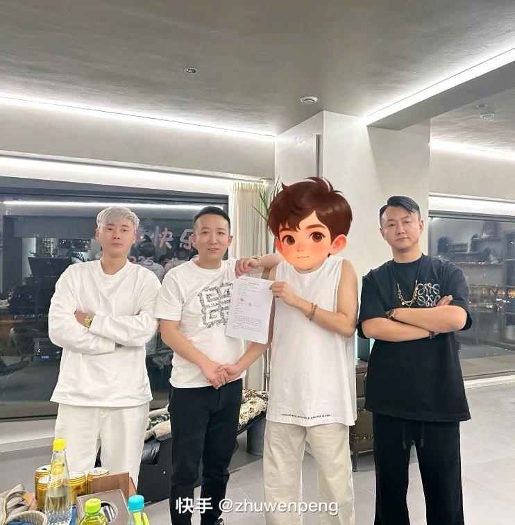 大鹏gg签约天佑，娱乐5年主播分成40%，电商10年分成80%！王某人这回也要签