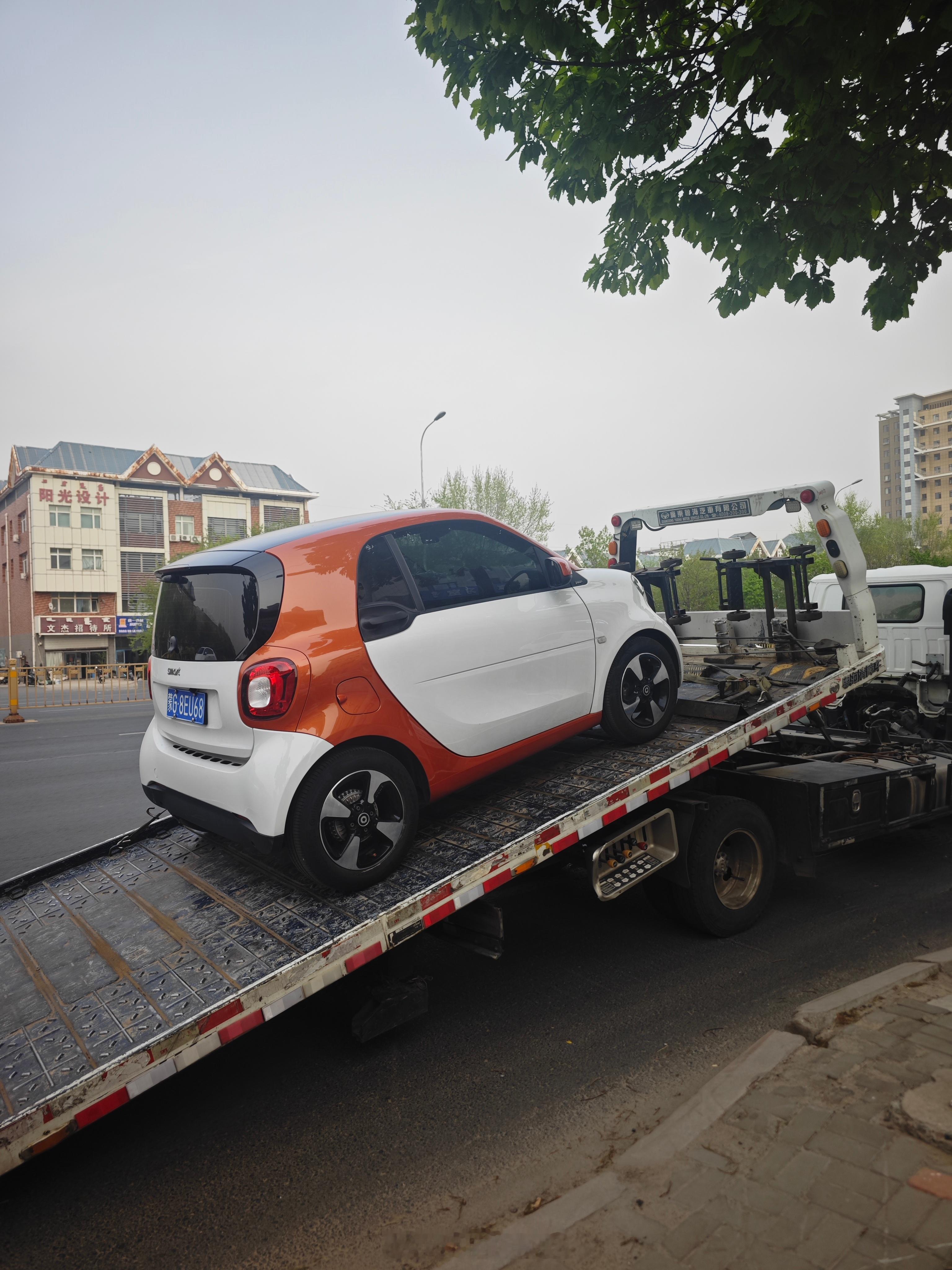 负能量微博发一条，水逆退退退。先是驾驶Smart路上抛锚，拖走后检测发电机坏了，