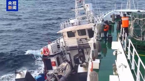 菲船只高速撞向中国海警船，菲方一改往日行径，强势挑衅意欲何为
据央视新闻7月16