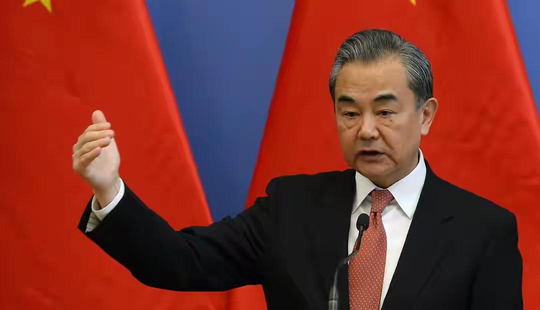 日本6级地震刚停，琉球就被包围，俄罗斯兵力北上，王毅一锤定音

日本天灾未平、地