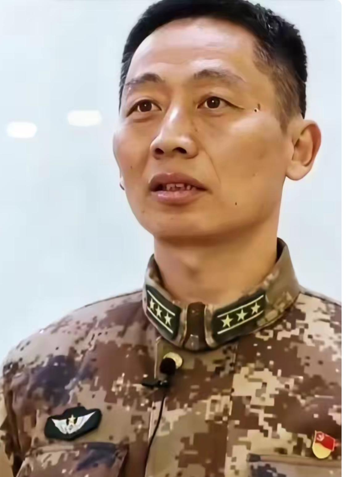 被誉为“特战兵王”“金牌指挥员”的庄须周，1981年3月出生，山东日照人，北部战