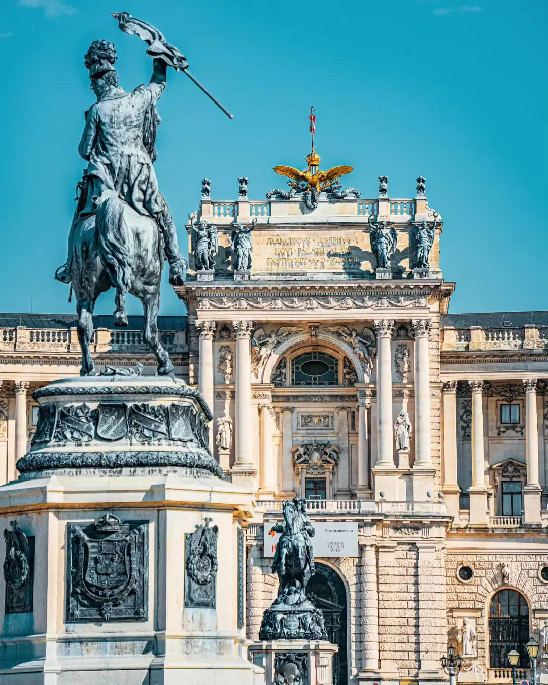 霍夫堡皇宫（Hofburg Imperial Palace），坐落于奥...