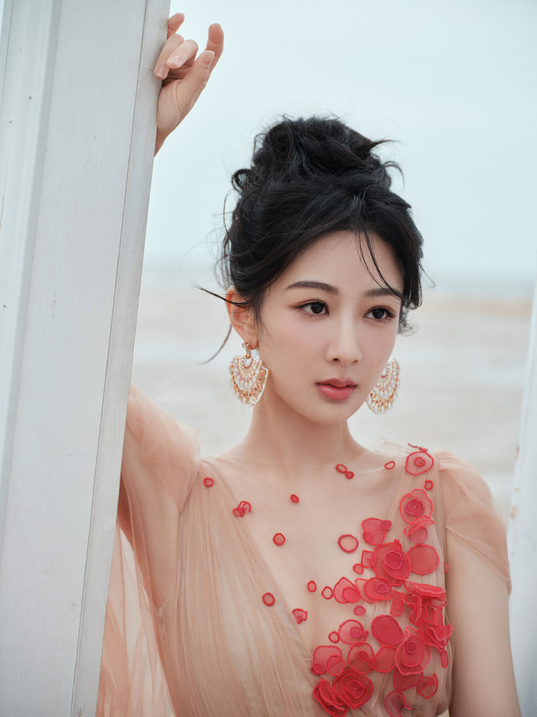 yz#杨紫麦承欢# 思慕美人，三月杏花微雨，水墨丹青。佳人倩影，相约西窗剪烛，梦
