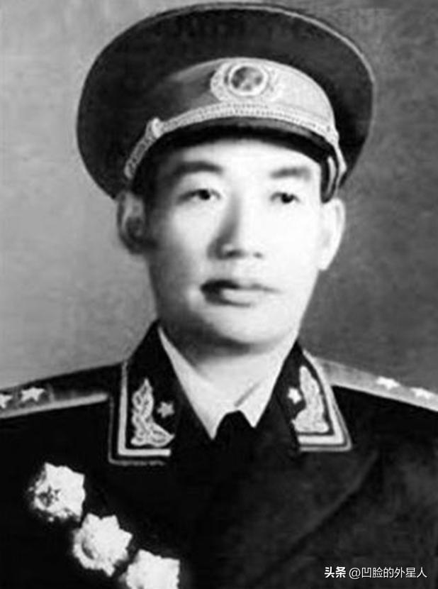 1963年，南京军区来了一个新政委，许世友看到他却面露苦色，因为许世友爱喝酒，可