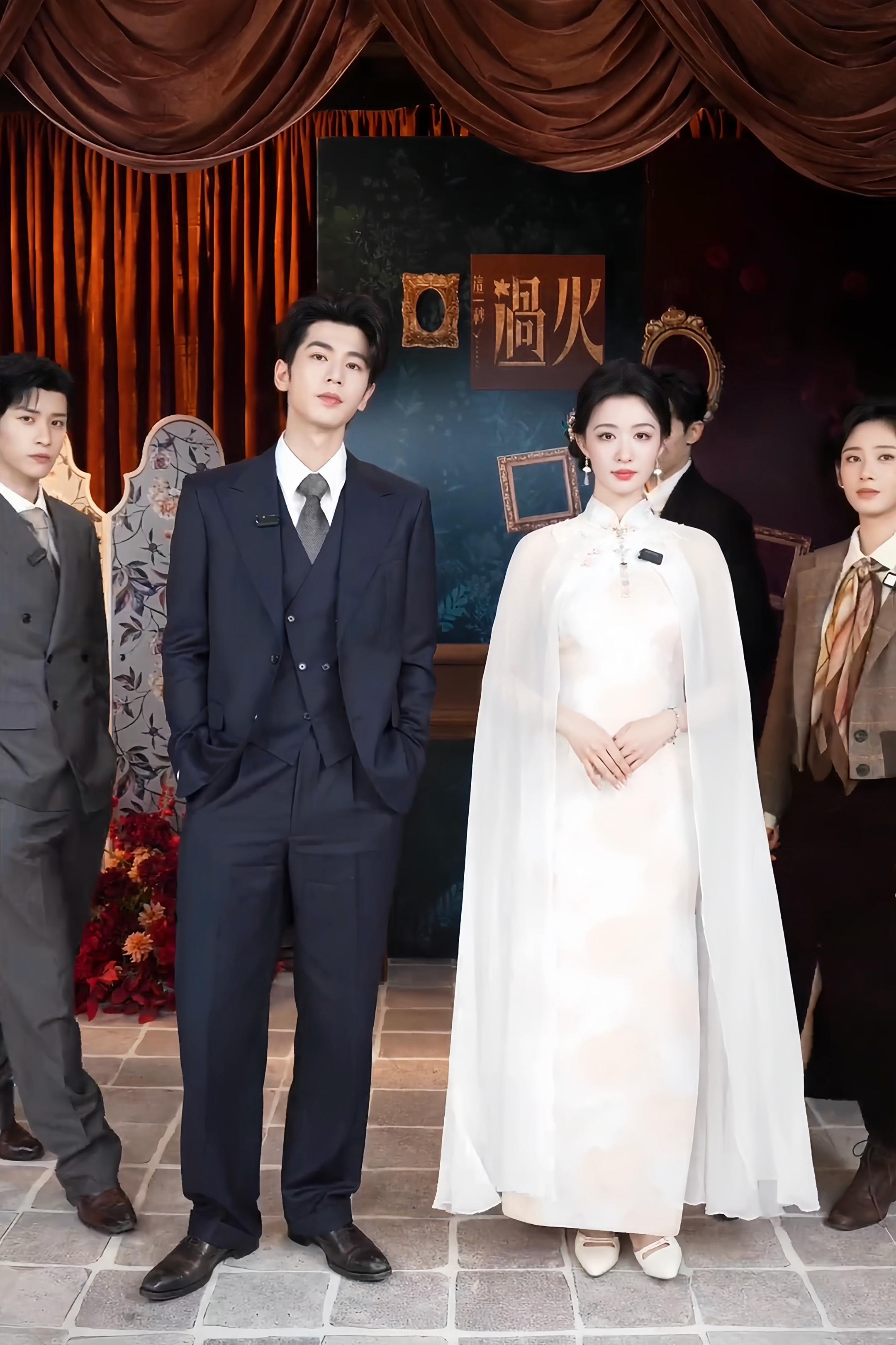 “就喜欢这样长的势均力敌的”