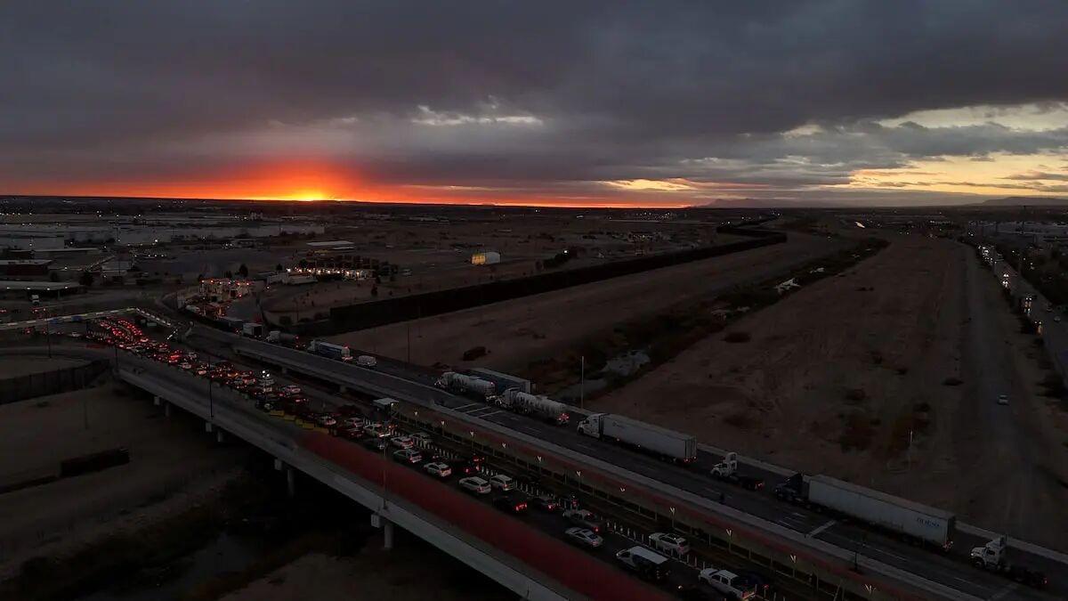 路透社援引四名知情人士报道，美国贸易代表格里尔本周在墨西哥城会见墨西哥汽车、钢铁