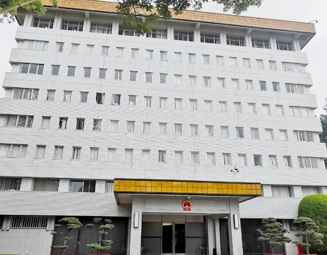 日本自卫队成员威胁以“神的名义”杀中国外交官。 

3月24日东京那个翻墙闯入使