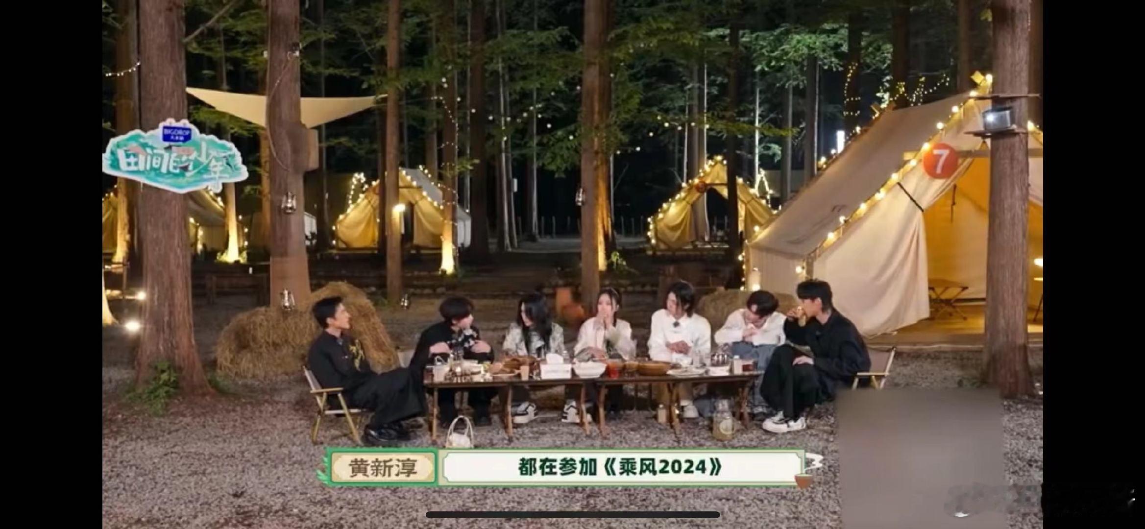 #何洁万妮达 命中注定的缘分#简直就是天造地设的一对儿姐妹花啊！看那综艺节目里，