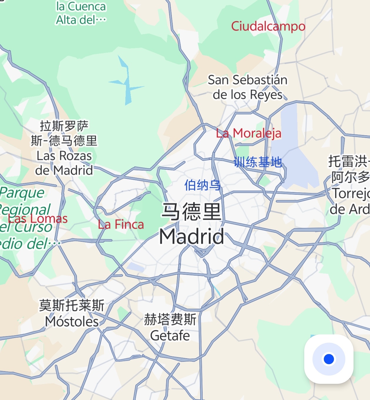 买房的La Moraleja地区离训练基地和机场比较近，大部分皇马球员居住于此。