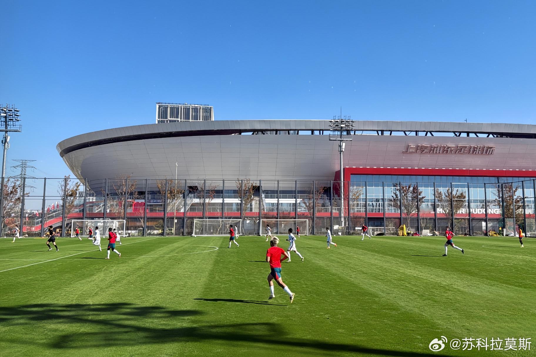 【热身赛】11月29日下午，河南酒祖杜康在上海与非主力阵容的上海海港进行了一场热