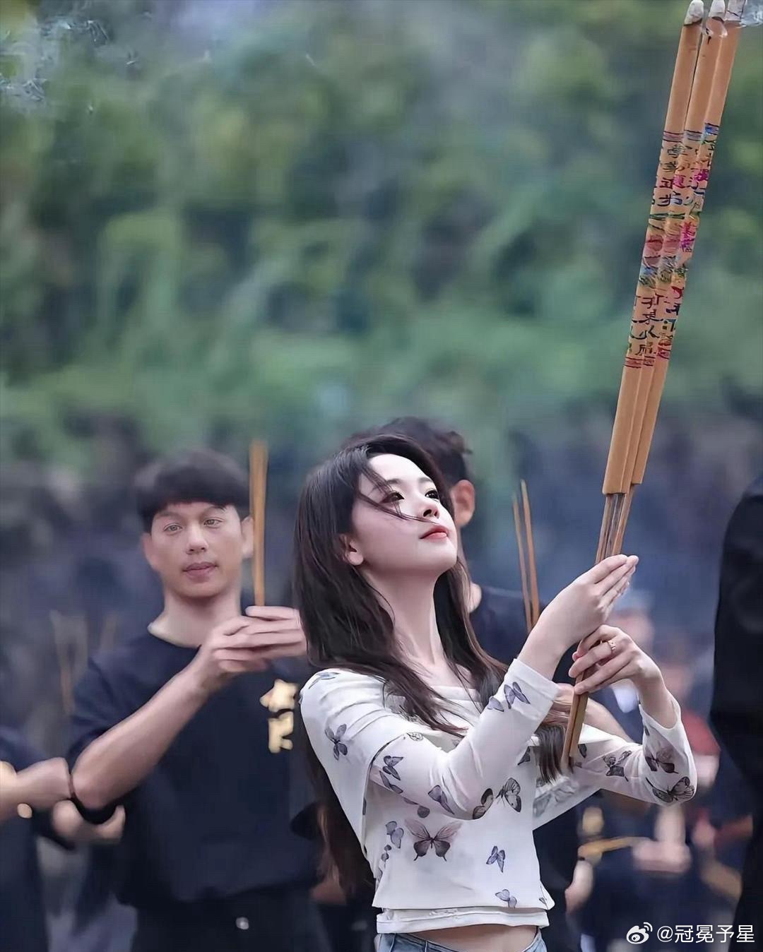 陈瑶这是在拍什么剧？感觉她好好看啊 