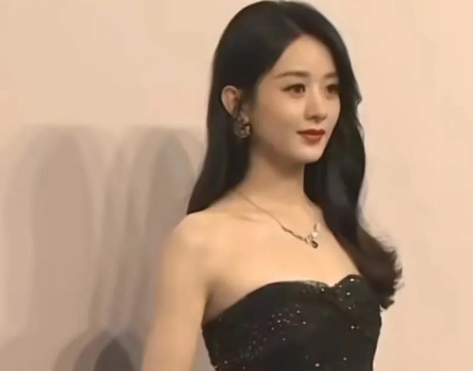 赵丽颖并不是和颂的艺人，她是1