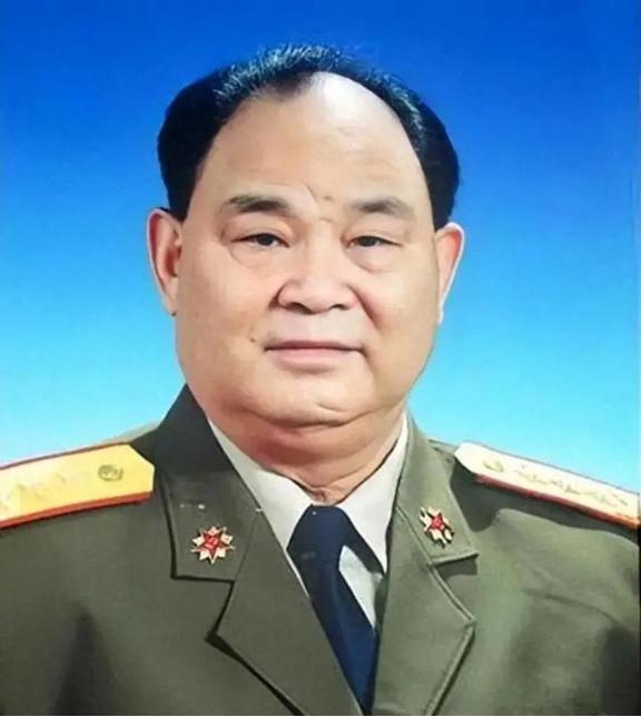 张太恒1931年出生于山东广饶。当地靠近渤海，战争年代环境艰苦。1944年，年仅
