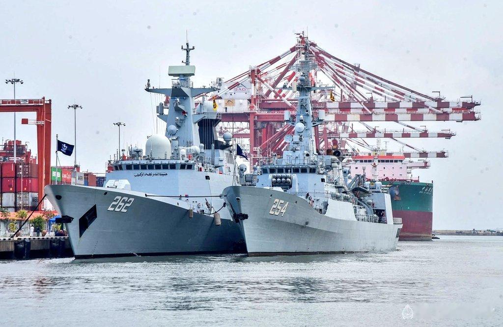 巴军054AP和F-22P护卫舰的直观对比 